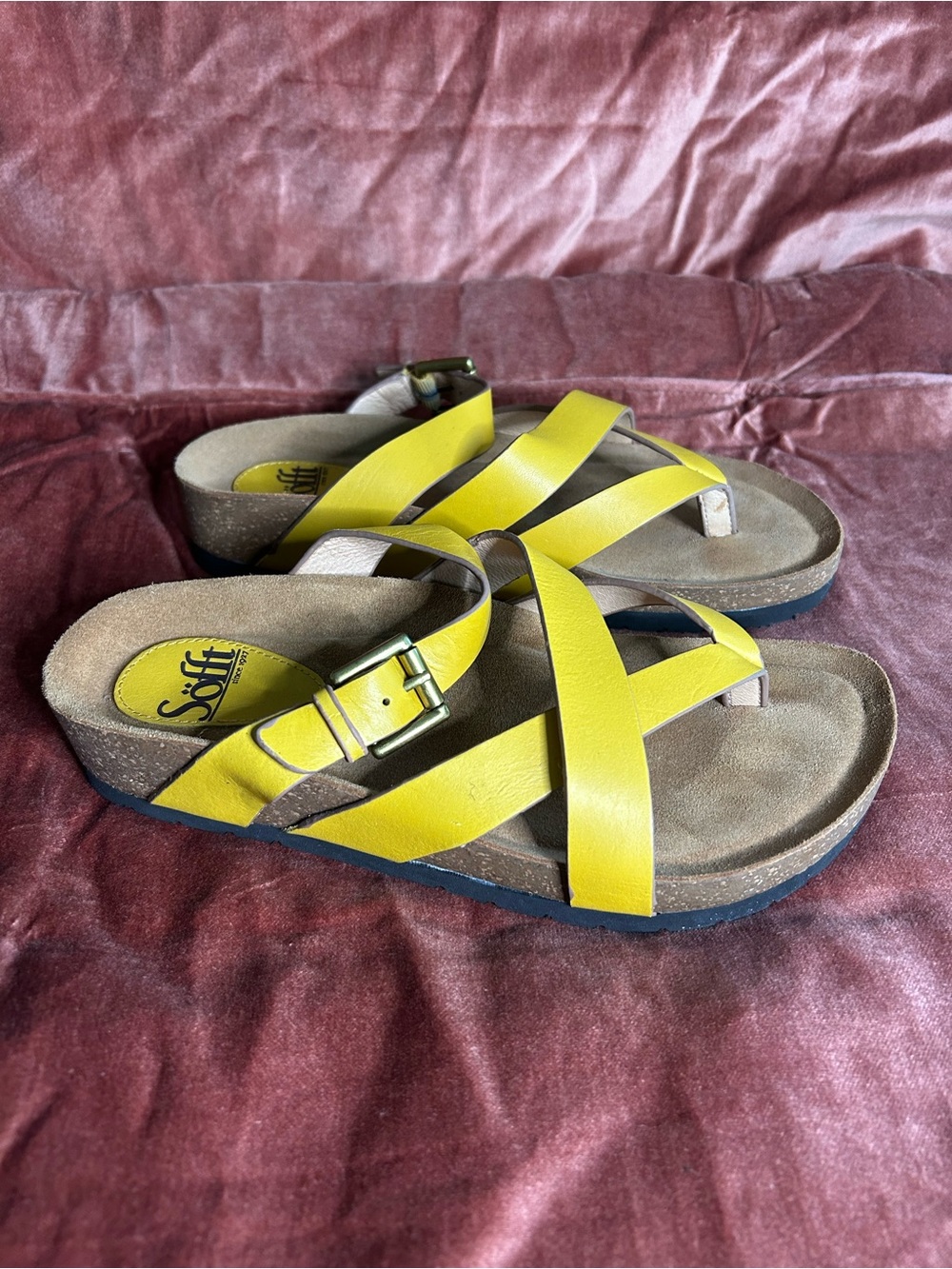 Sofft Women's Yellow Leather Crisscross Sandals